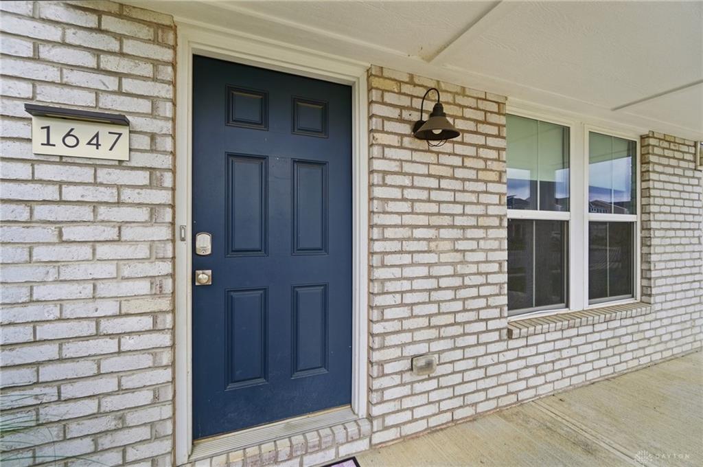 1647 Arden Property Photo 6