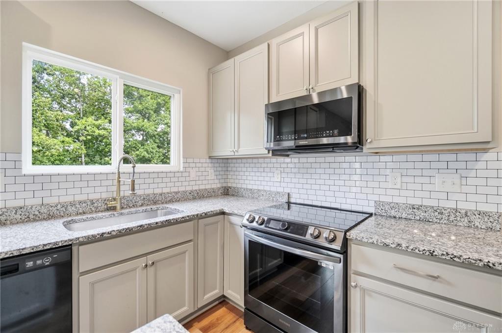 1647 Arden Property Photo 42