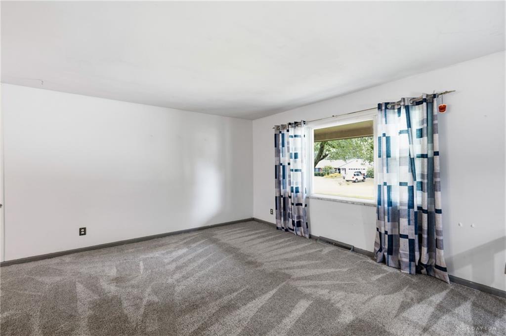 651 Charlotte Property Photo 3