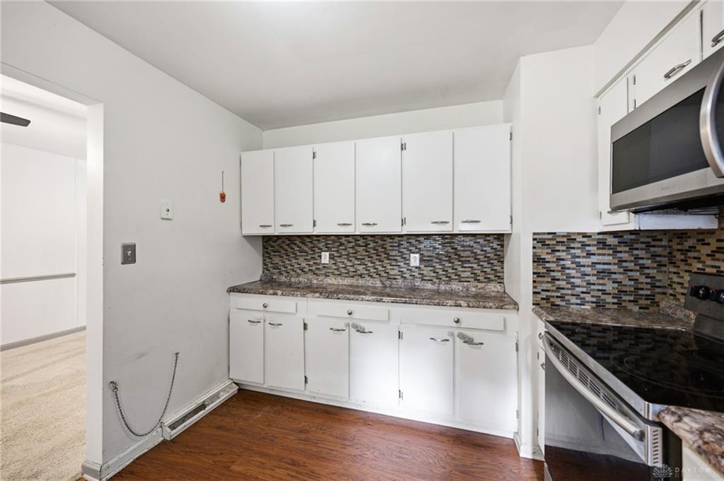 651 Charlotte Property Photo 14