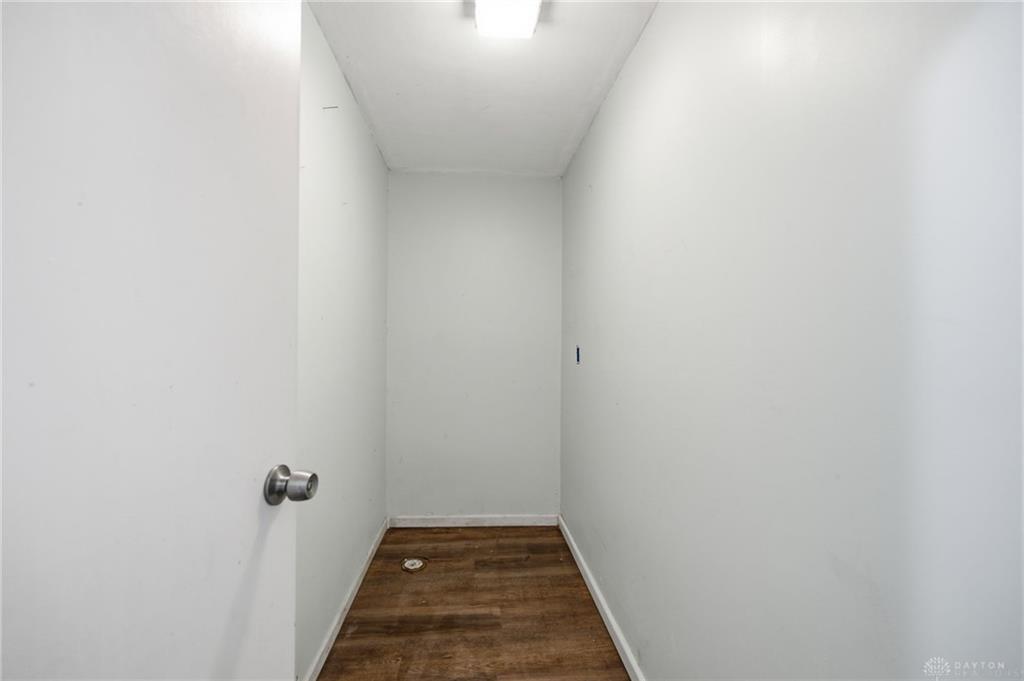 651 Charlotte Property Photo 28