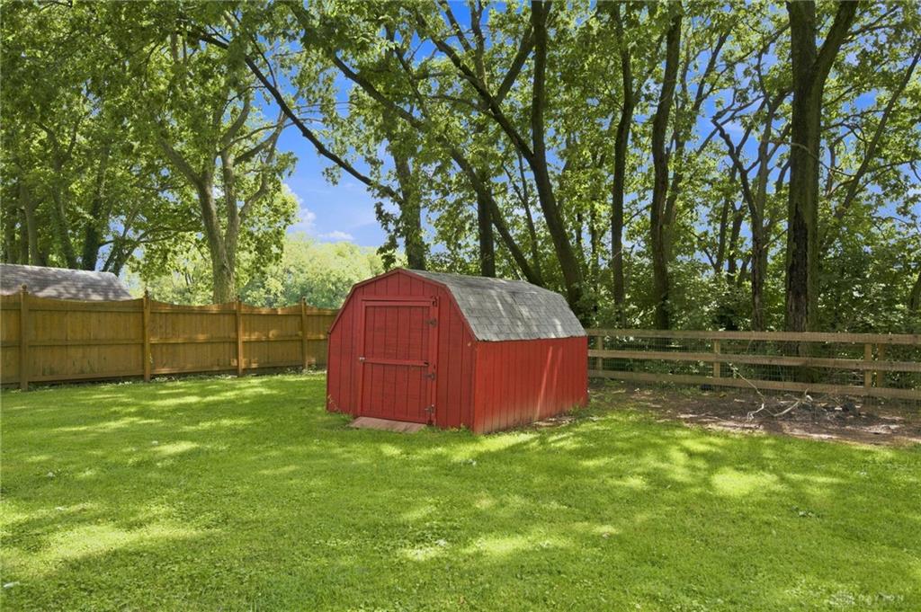 651 Charlotte Property Photo 41
