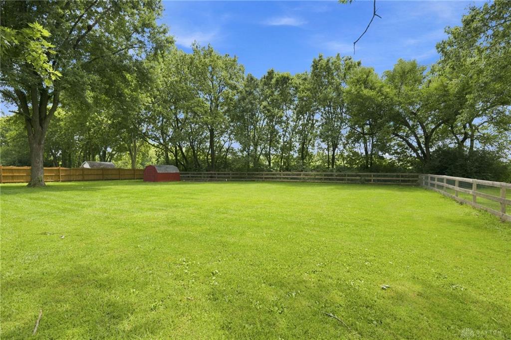 651 Charlotte Property Photo 42