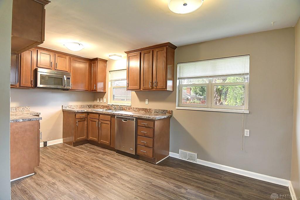 605 Wedgewood Property Photo 8