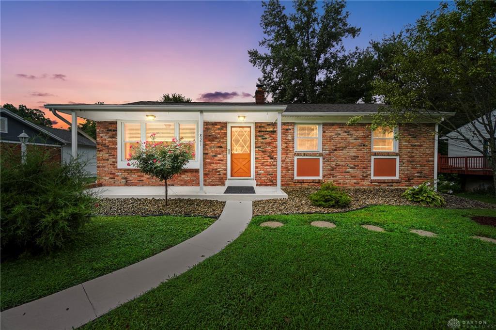 821 Greenmound