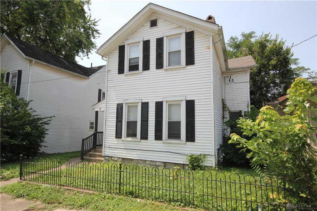 7 Grove Property Photo 2