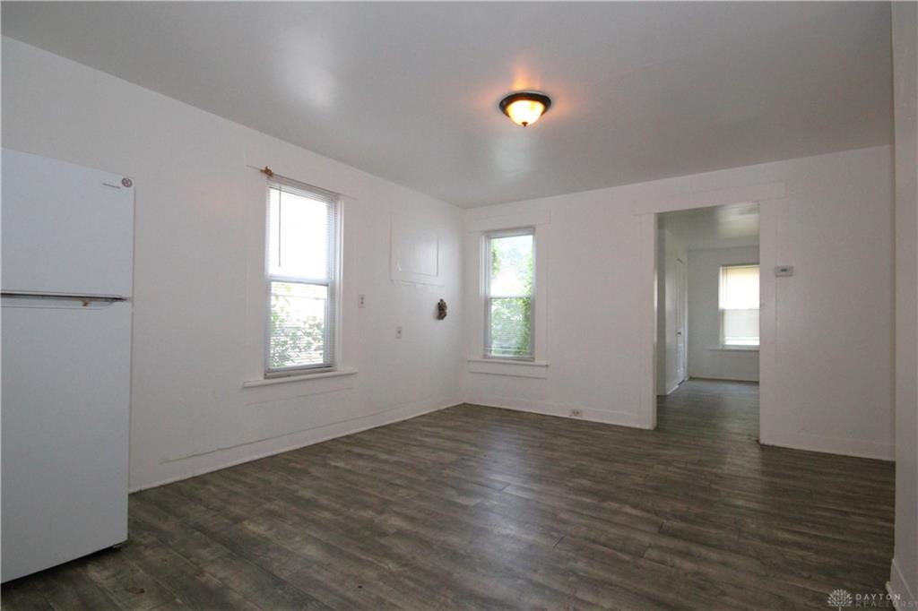 7 Grove Property Photo 9