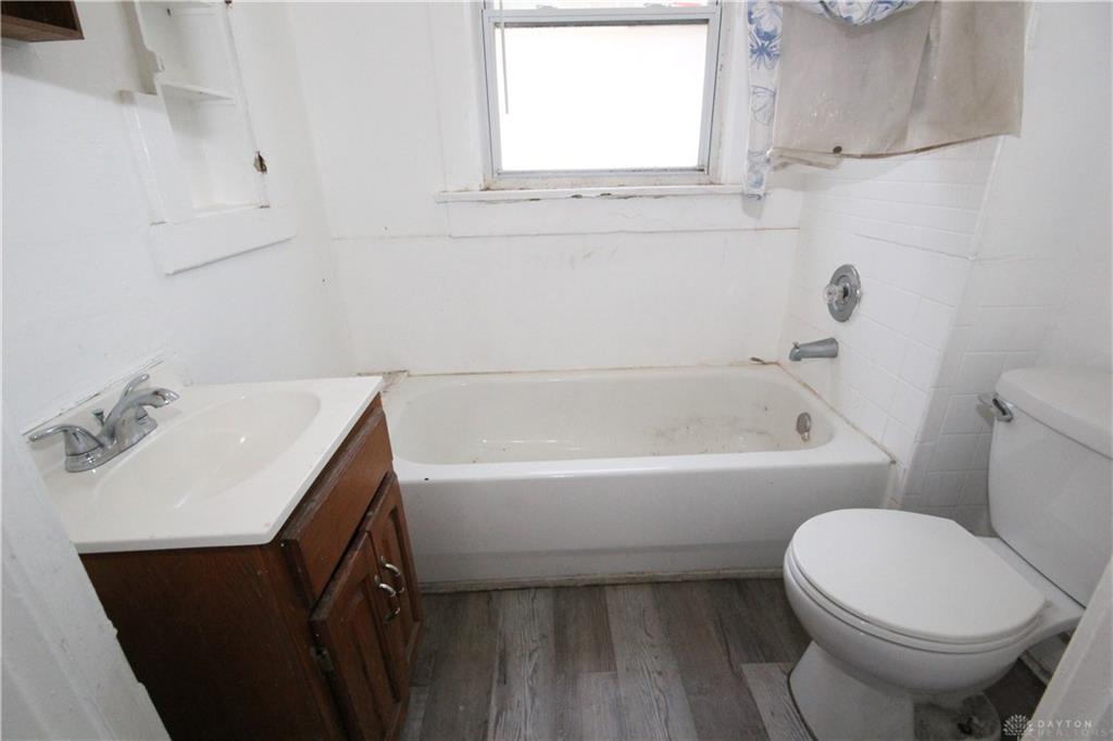 7 Grove Property Photo 15