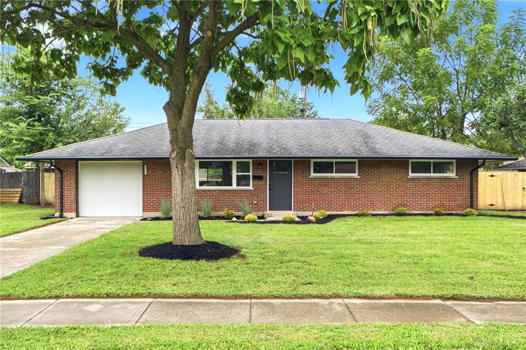 4721 Babylon Property Photo 1