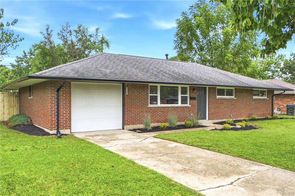 4721 Babylon Property Photo 2