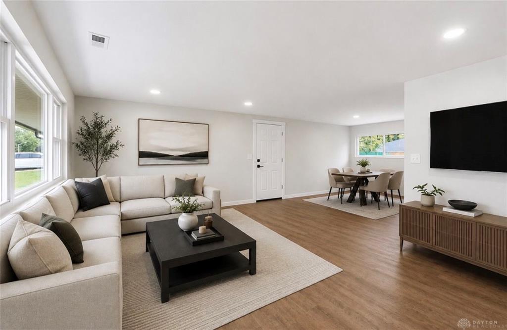 4721 Babylon Property Photo 5