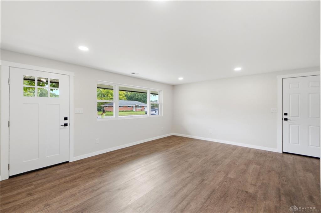 4721 Babylon Property Photo 8