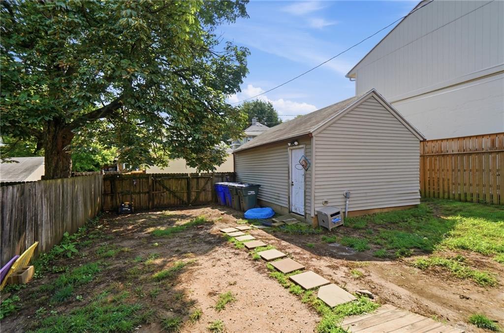 1104 Creighton Property Photo 30