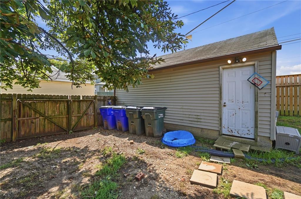1104 Creighton Property Photo 31