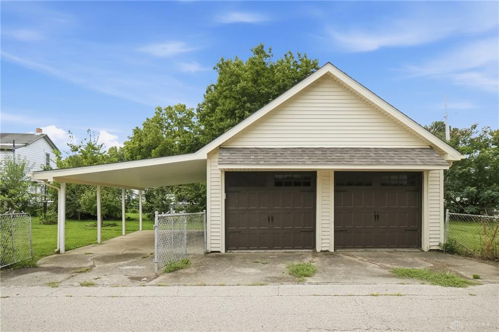 103 S 5th Property Photo 12