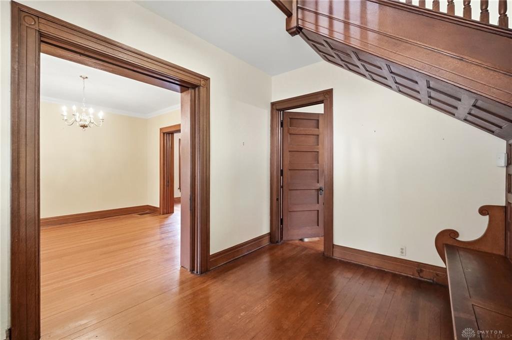 103 S 5th Property Photo 16