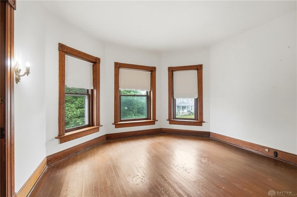 103 S 5th Property Photo 36