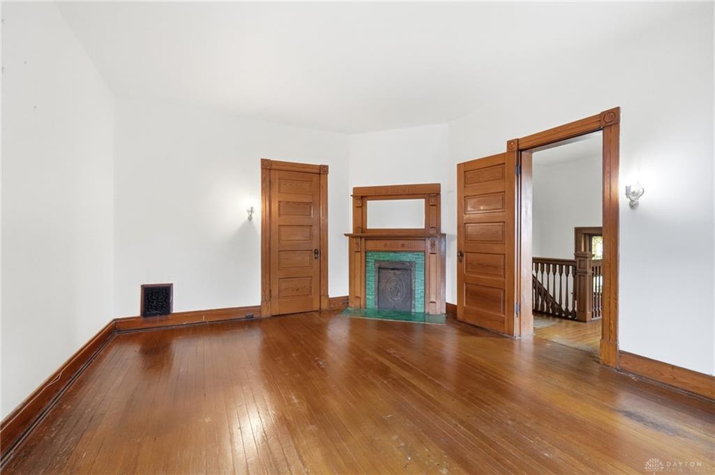 103 S 5th Property Photo 38
