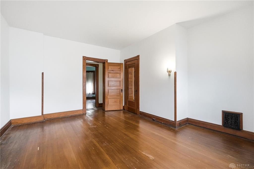 103 S 5th Property Photo 40