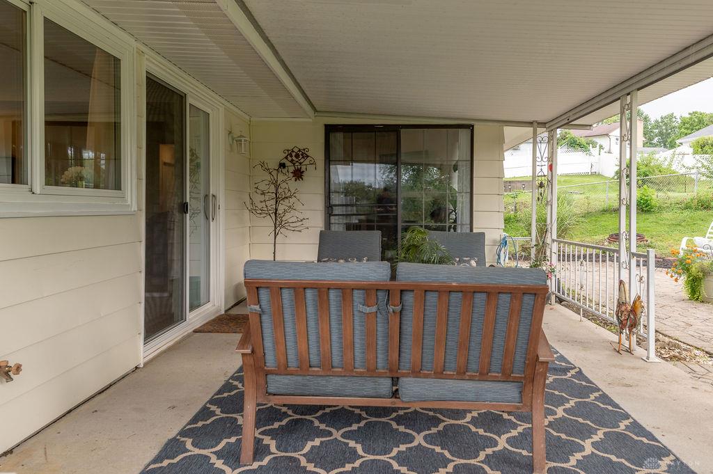 220 Evergreen Property Photo 4