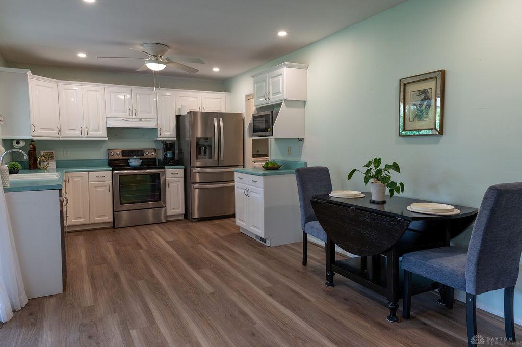 220 Evergreen Property Photo 8