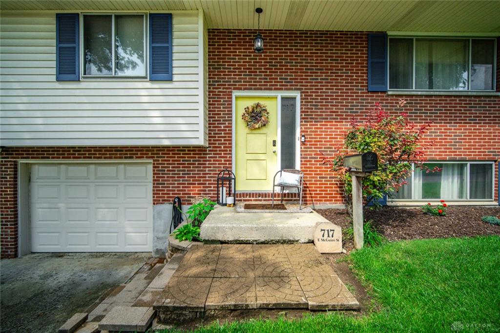 717 E Mcguire Property Photo 5