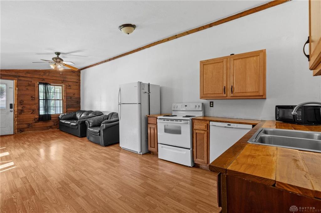 260 Baker Property Photo 51