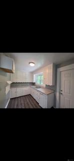 208 Young Property Photo 7