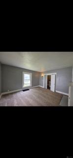 208 Young Property Photo 11
