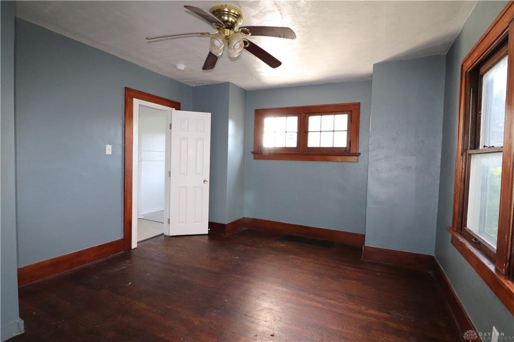 21 E Beechwood Property Photo 5