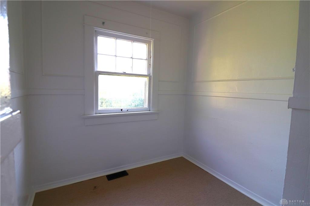 21 E Beechwood Property Photo 8