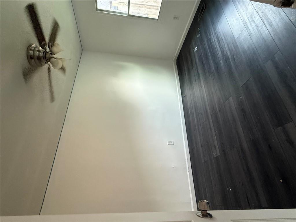 330 Middle Property Photo 6