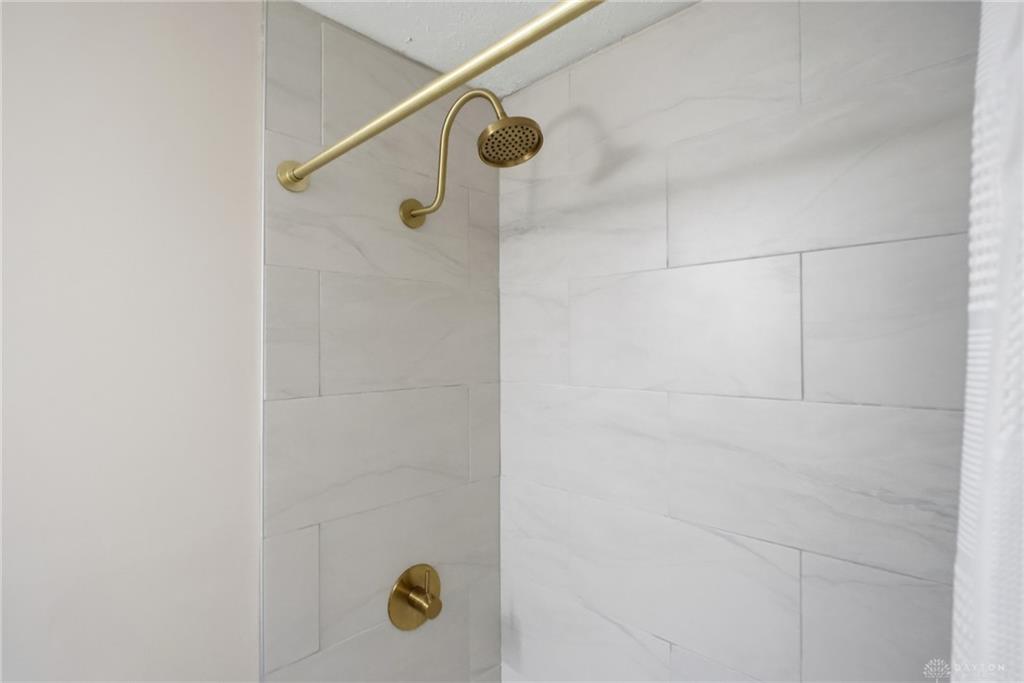 729 Clareridge Property Photo 20
