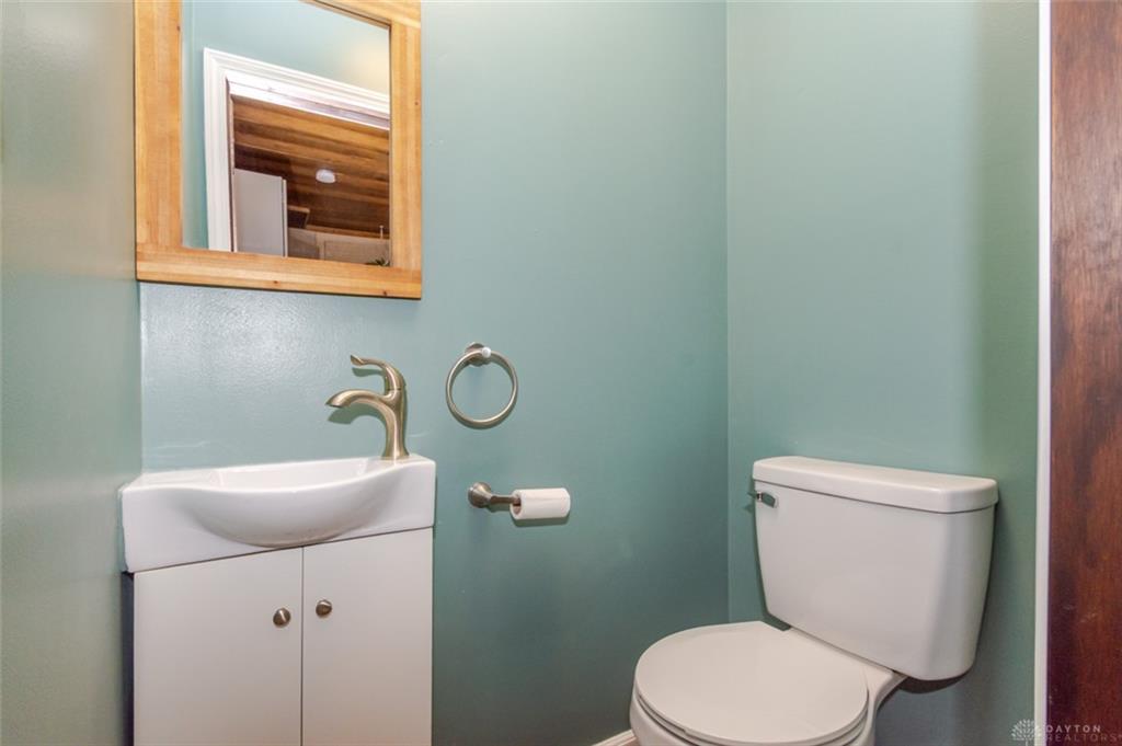 1749 King Property Photo 12