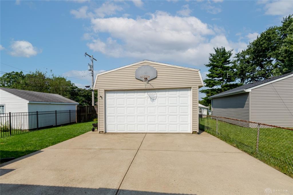 1749 King Property Photo 24