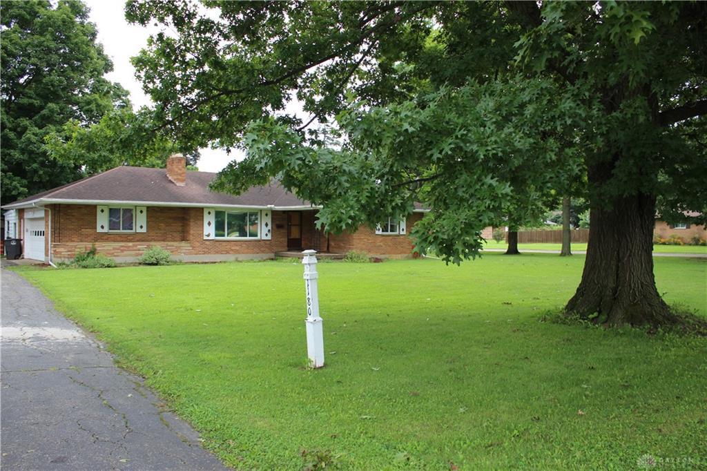 1180 S Alex Property Photo 4