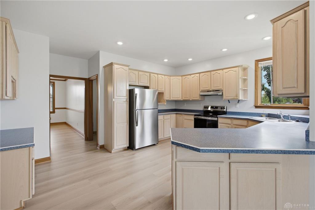 816 Winding Brook Property Photo 15