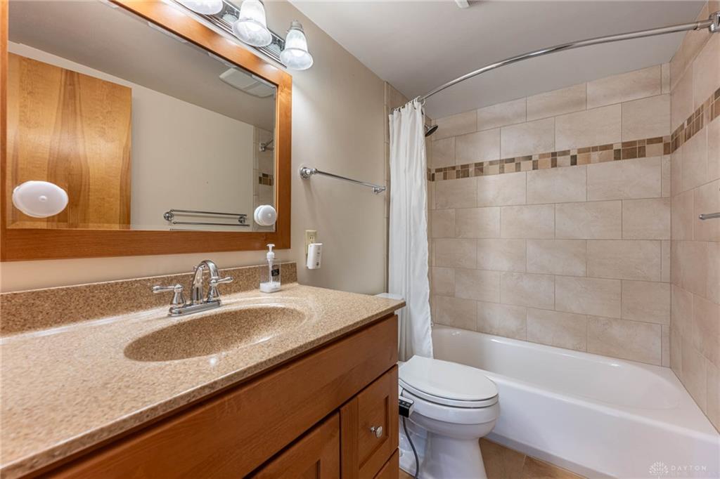 2206 Fox Run Property Photo 24