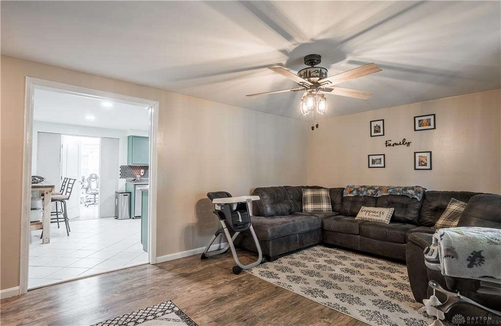 718 Brande Property Photo 3