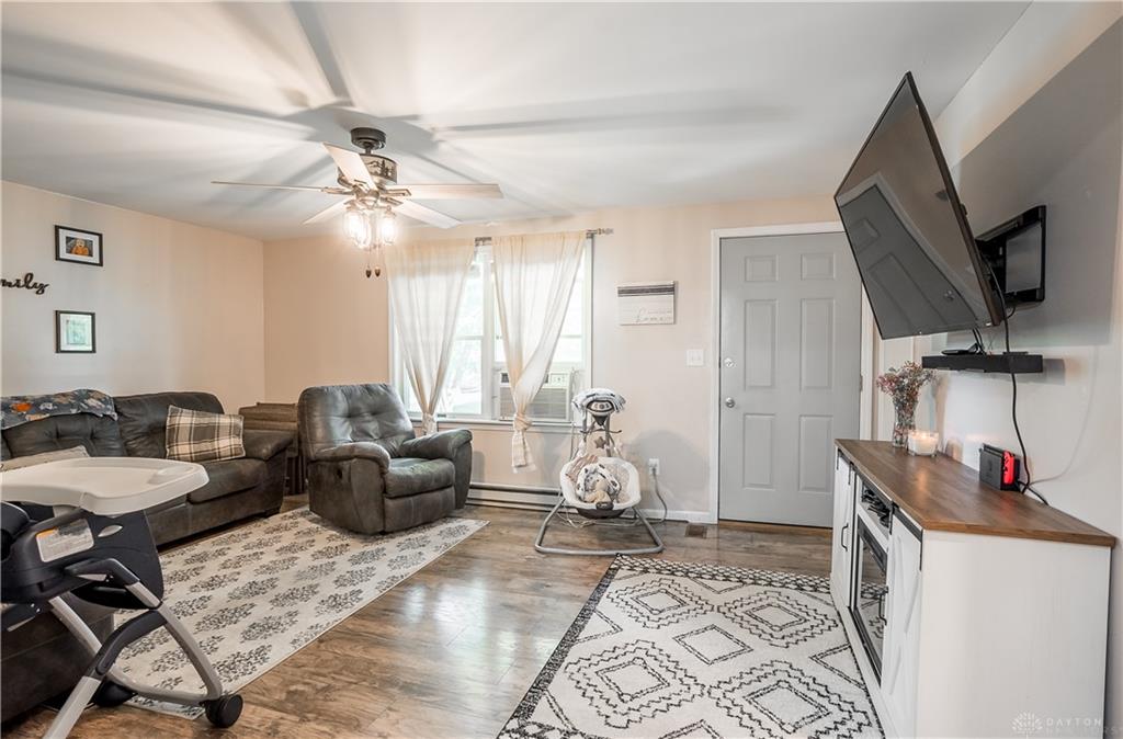 718 Brande Property Photo 4