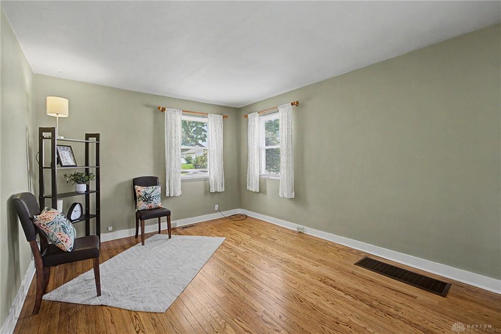 1110 Long Property Photo 6