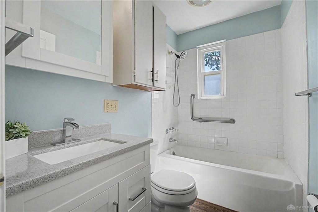 1110 Long Property Photo 19