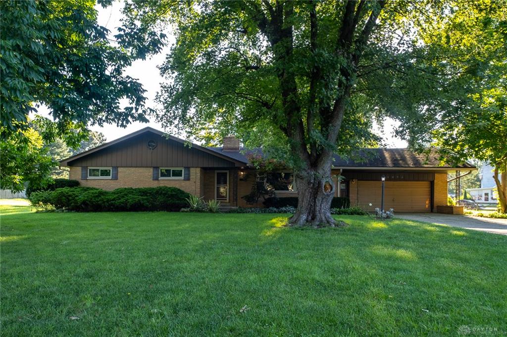 1072 Ceylon Property Photo 1