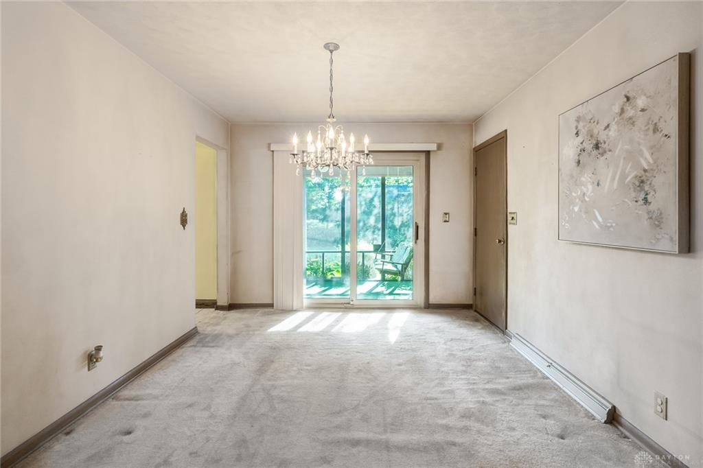 1072 Ceylon Property Photo 5