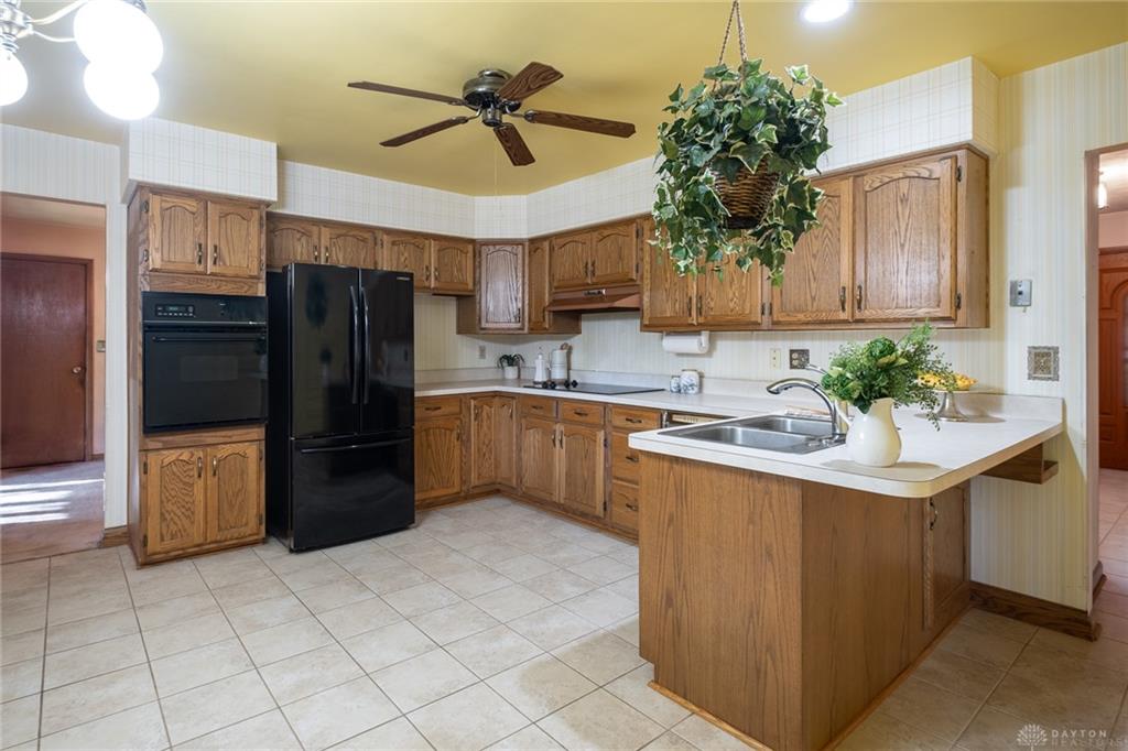 1072 Ceylon Property Photo 7