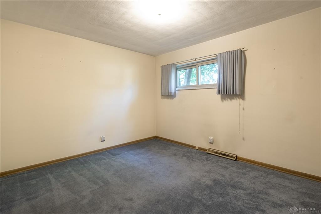 1072 Ceylon Property Photo 13