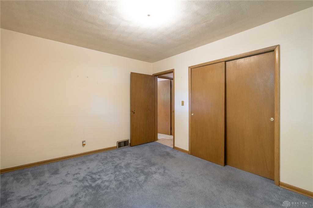 1072 Ceylon Property Photo 14