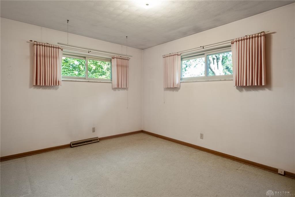 1072 Ceylon Property Photo 16