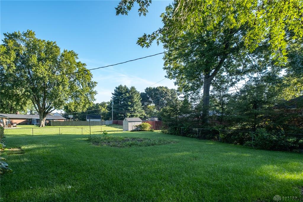 1072 Ceylon Property Photo 28