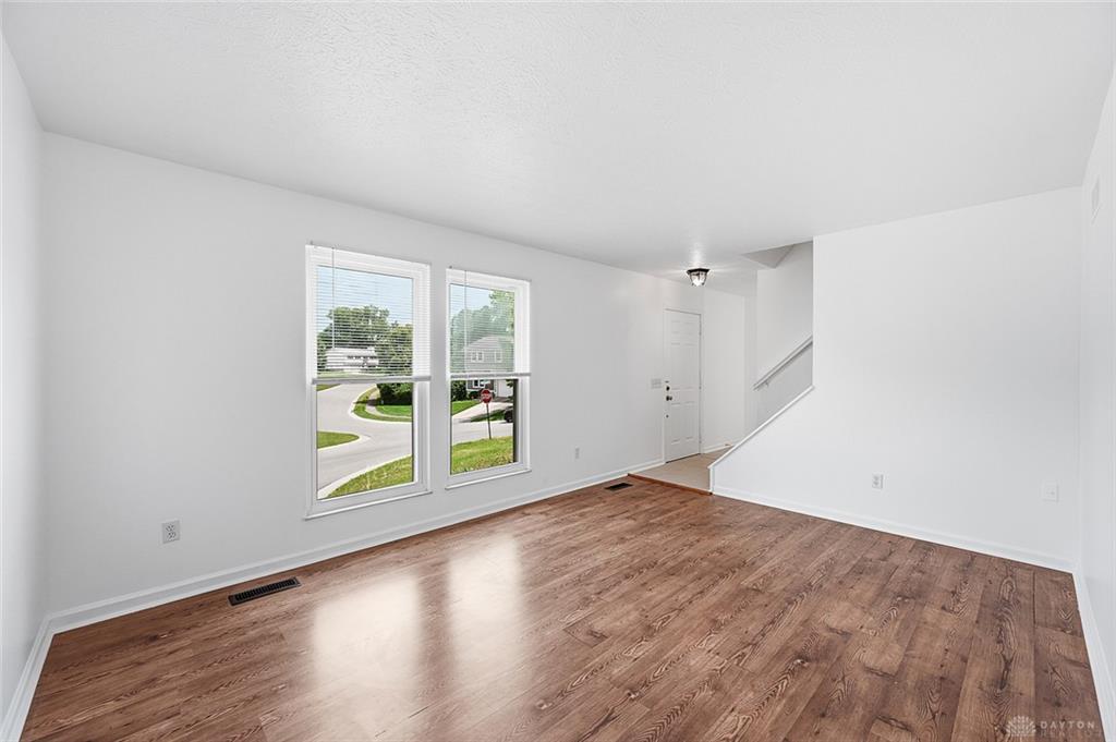 8128 Rollingwood Property Photo 6
